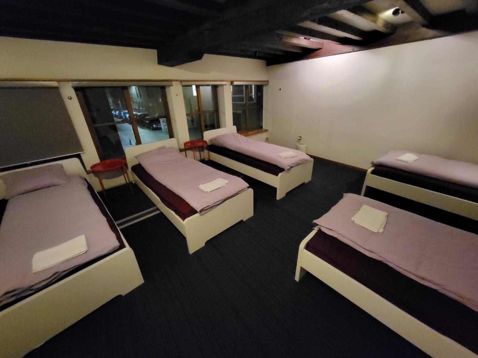 Viktoria Hostel Antwerpen Exteriör bild
