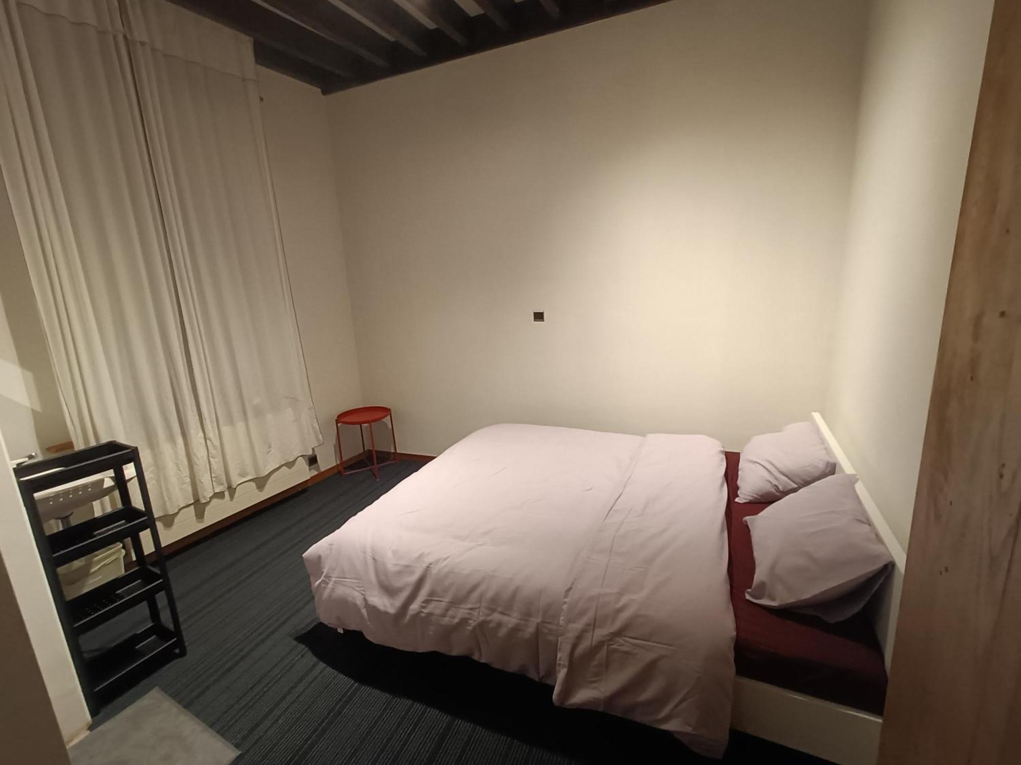 Viktoria Hostel Antwerpen Exteriör bild