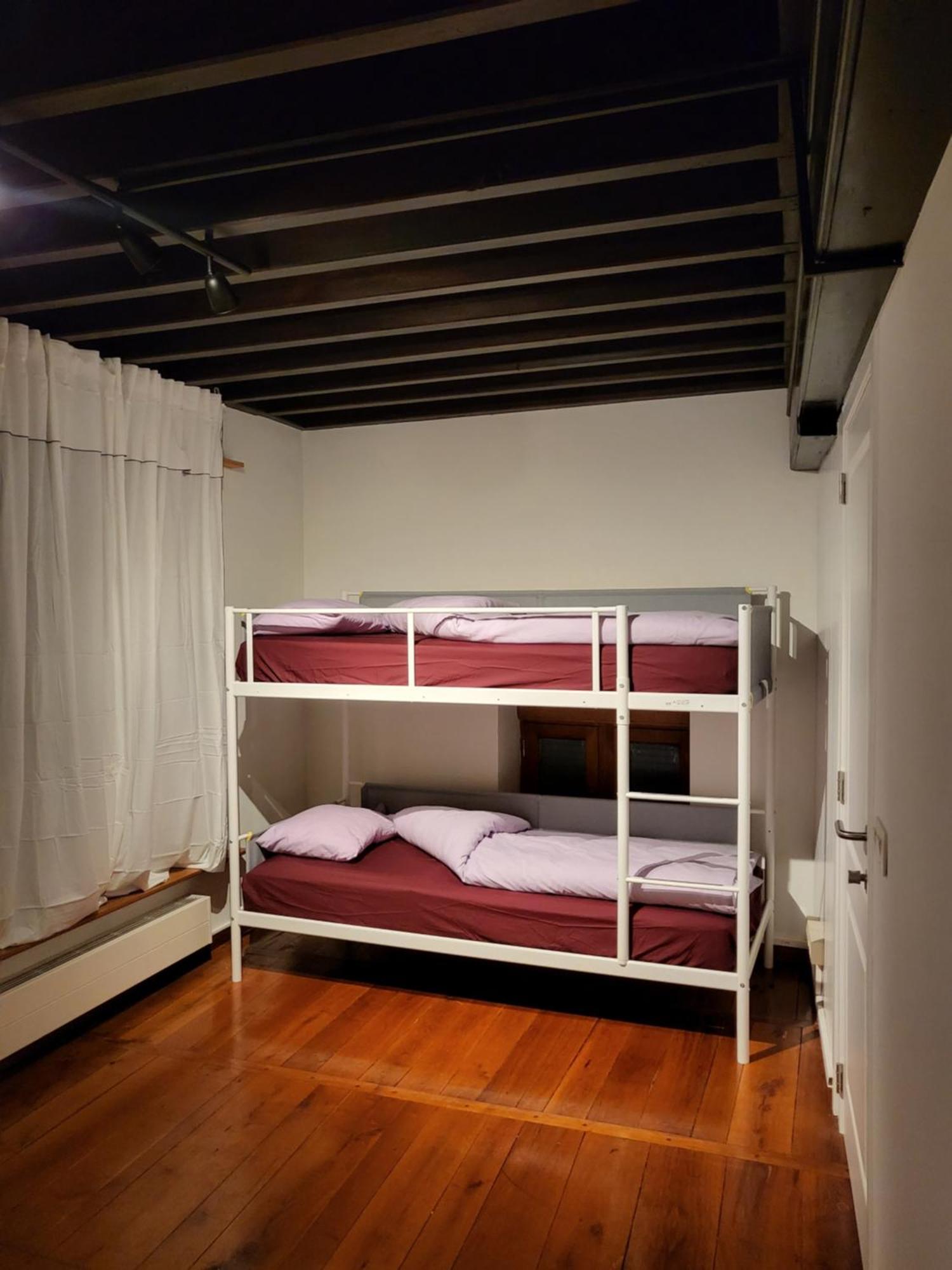 Viktoria Hostel Antwerpen Exteriör bild