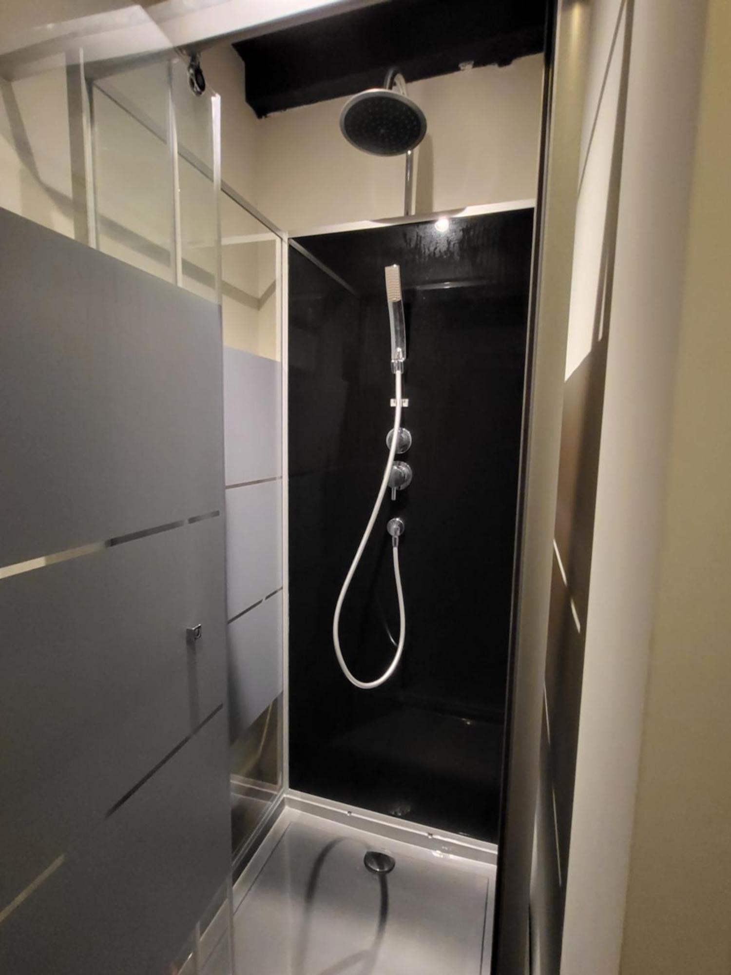 Viktoria Hostel Antwerpen Rum bild