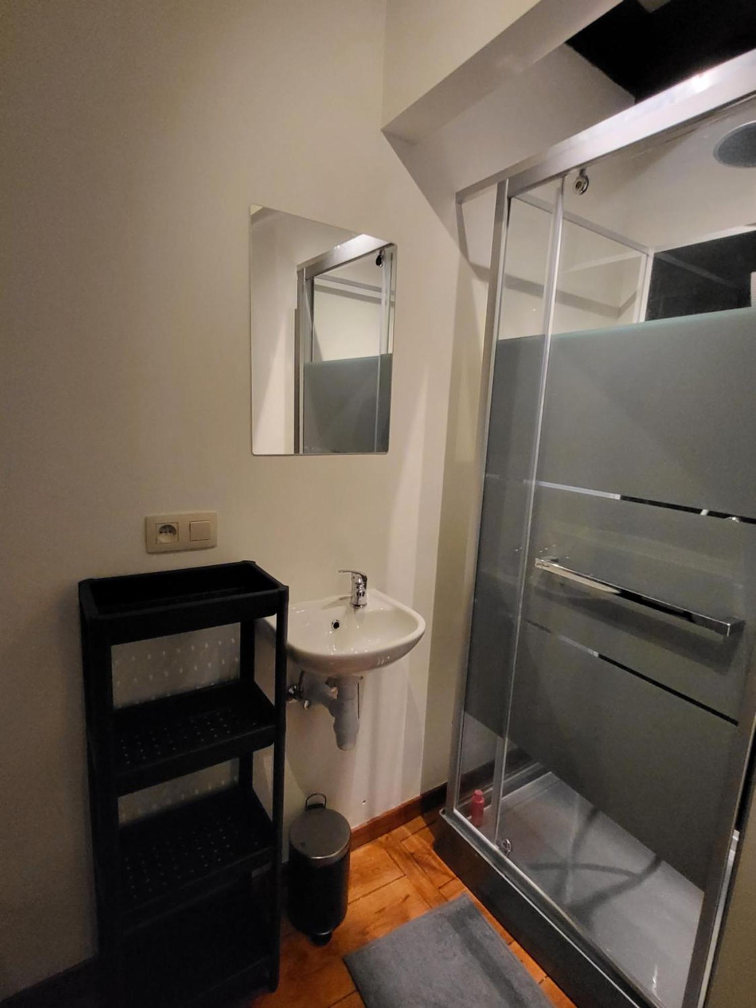 Viktoria Hostel Antwerpen Rum bild